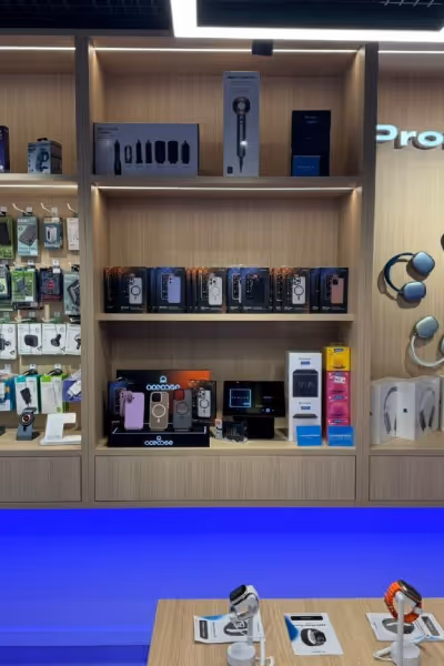 Наши партнеры — это ведущие магазины оригинальной техники