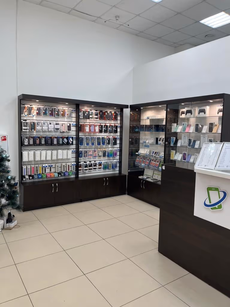 Наши партнеры — это ведущие магазины оригинальной техники